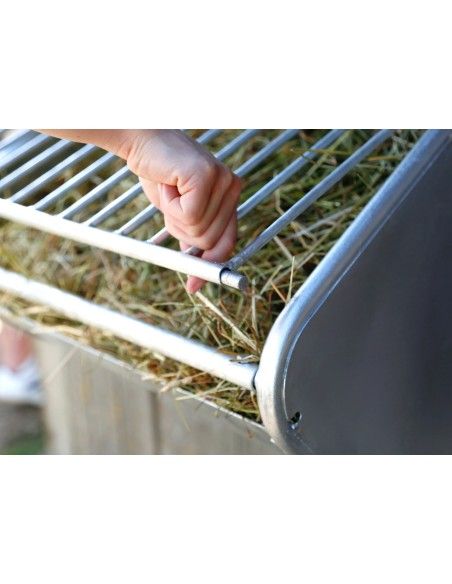 Rastrelliera con griglia mangiatoia per cavalli
