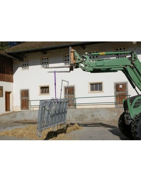 La CalfHouse Premium XXL con recinto è una soluzione di fascia alta per allevamenti moderni che vogliono gestire i vitelli in gr