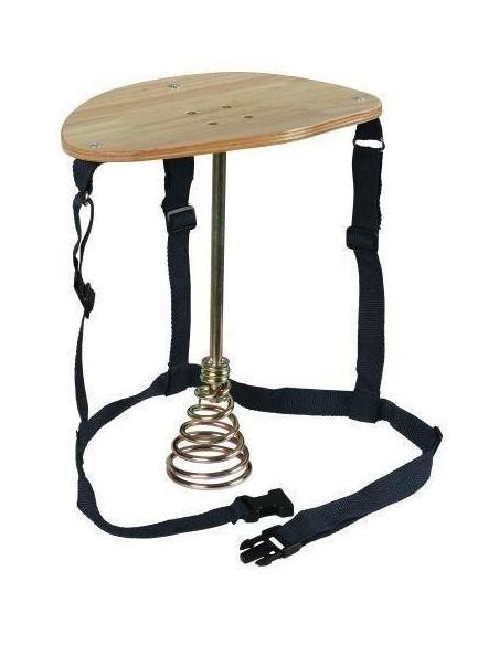 Sgabello per mungitura provvisto di cintura regolabile alla vita